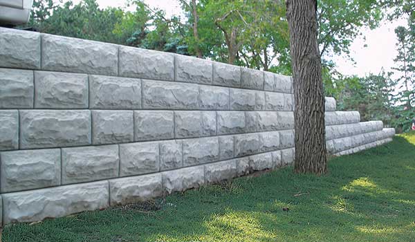 Retaining Wall Systems And Hardscapes Plaisted Companies - Large Cement Retaining Wall Blocks